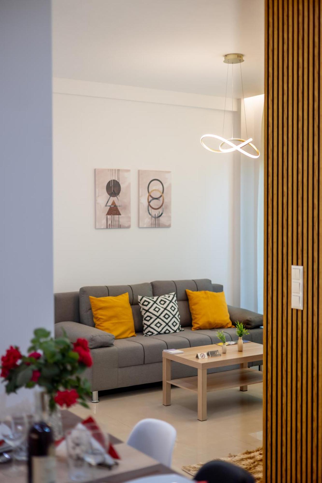 Pagani Urban - Premium Private Apartment Каламата Екстериор снимка