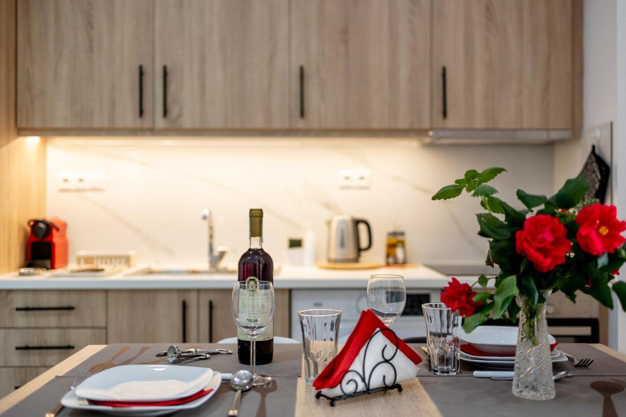 Pagani Urban - Premium Private Apartment Каламата Екстериор снимка